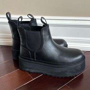 Ugg black Neumal shearling platform Chelsea boot size 8. Like new
